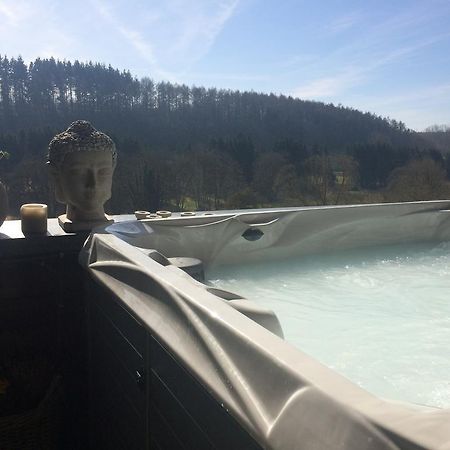 At Home - Jacuzzi Privatif Gesves Szoba fotó